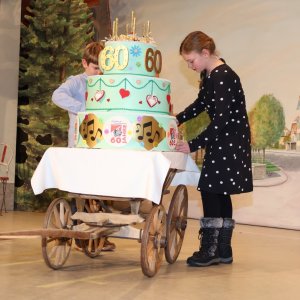 Leiterwagen und Kuchen